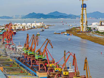 宁波舟山港成为全球首个年货物吞吐量超14亿吨大港